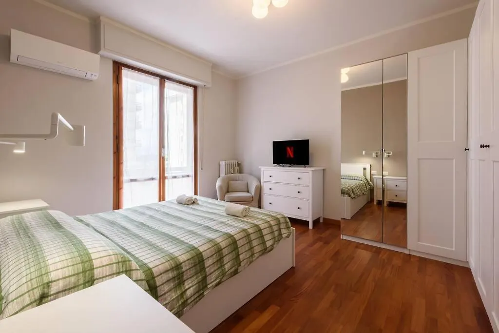 Ac & Wifi Newly Renovated Apartment 피렌체