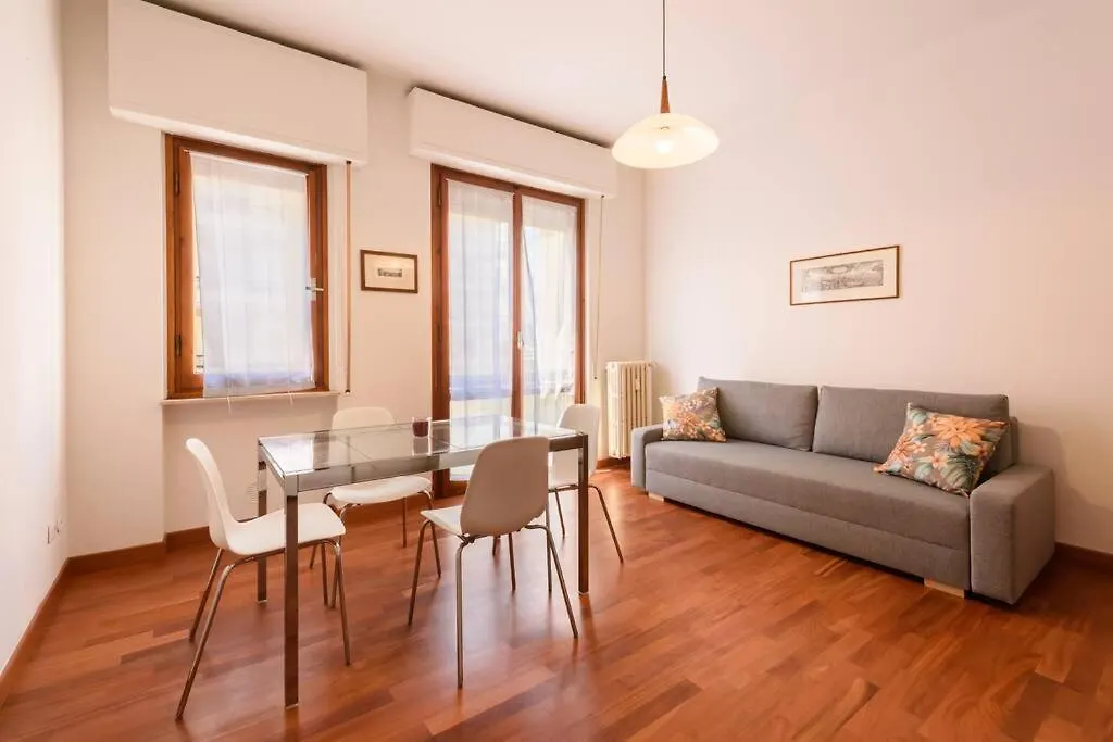 Ac & Wifi Newly Renovated Apartment 피렌체 이탈리아