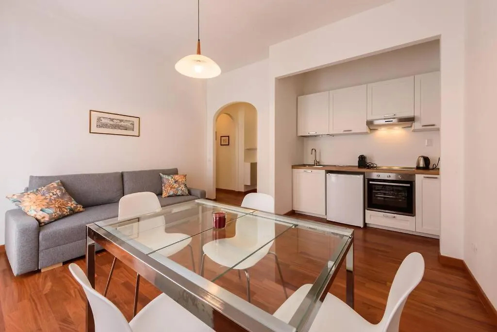 Ac & Wifi Newly Renovated Apartment 피렌체