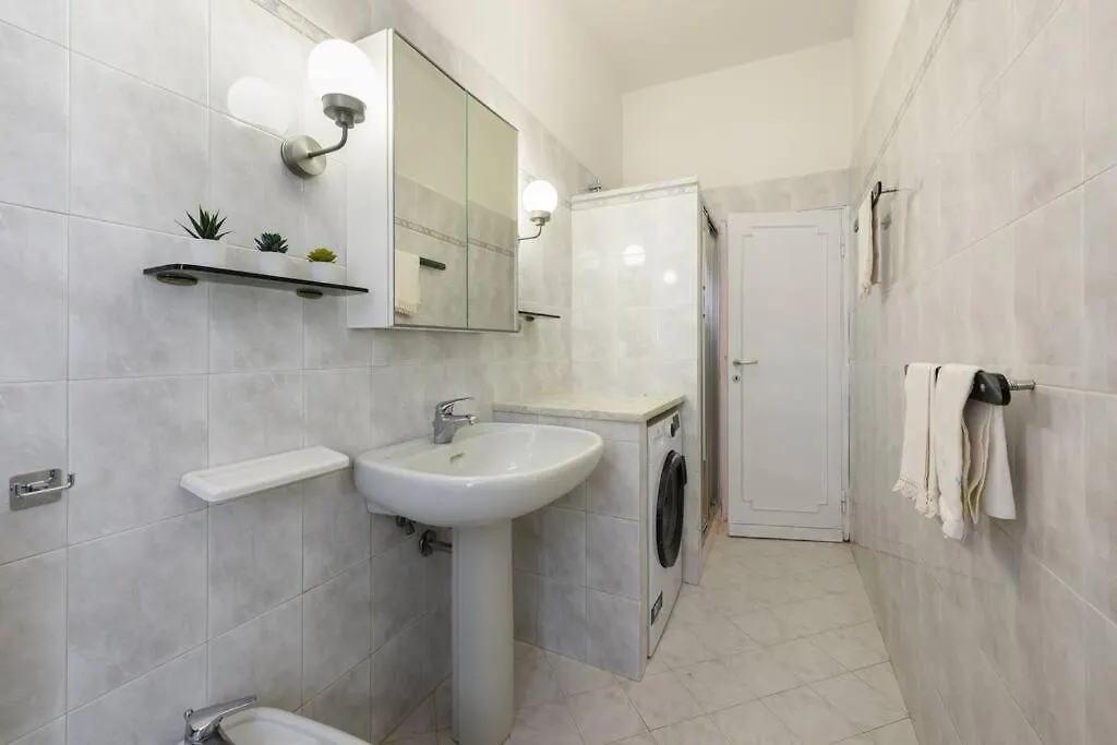 Ac & Wifi Newly Renovated Apartment Florence